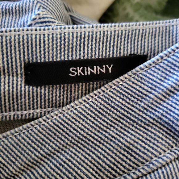Neiman Marcus Parker Smith pinstripe step raw hem skinny jeans - Picture 10 of 11